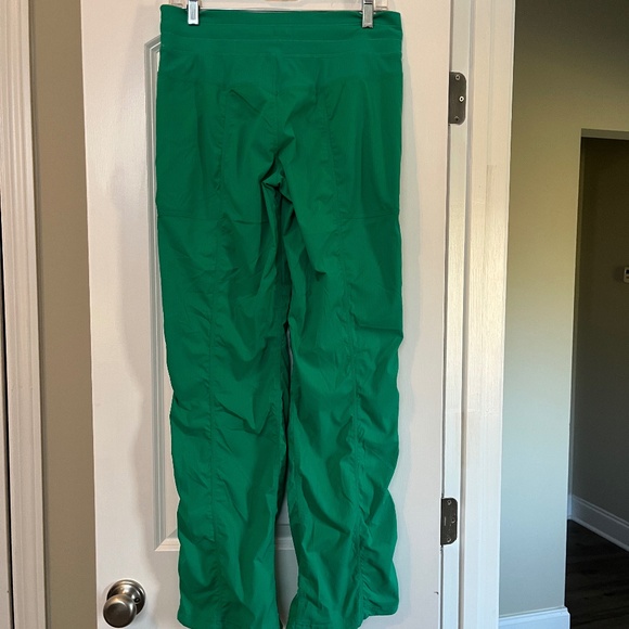 Lululemon Dance Studio Mid-Rise Pants -  Size 8 - Kelly Green - Picture 8 of 10